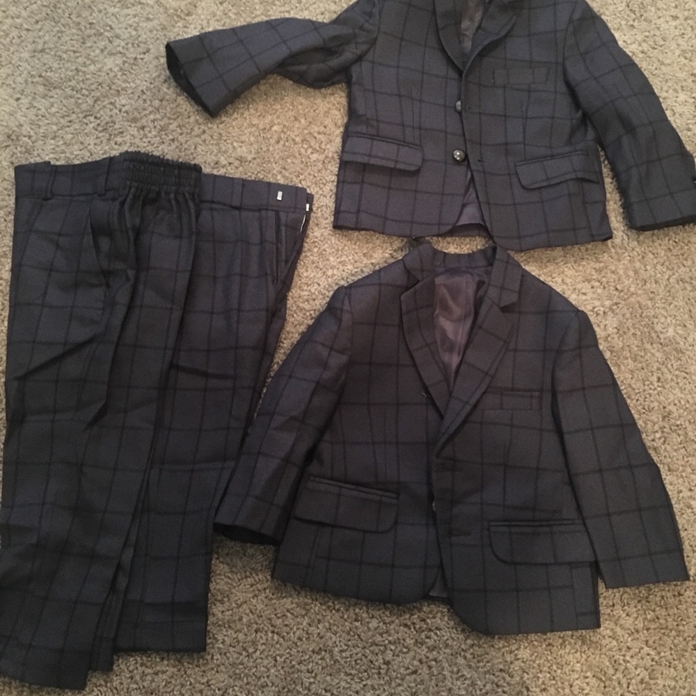 Toddler boy suits, never worn!